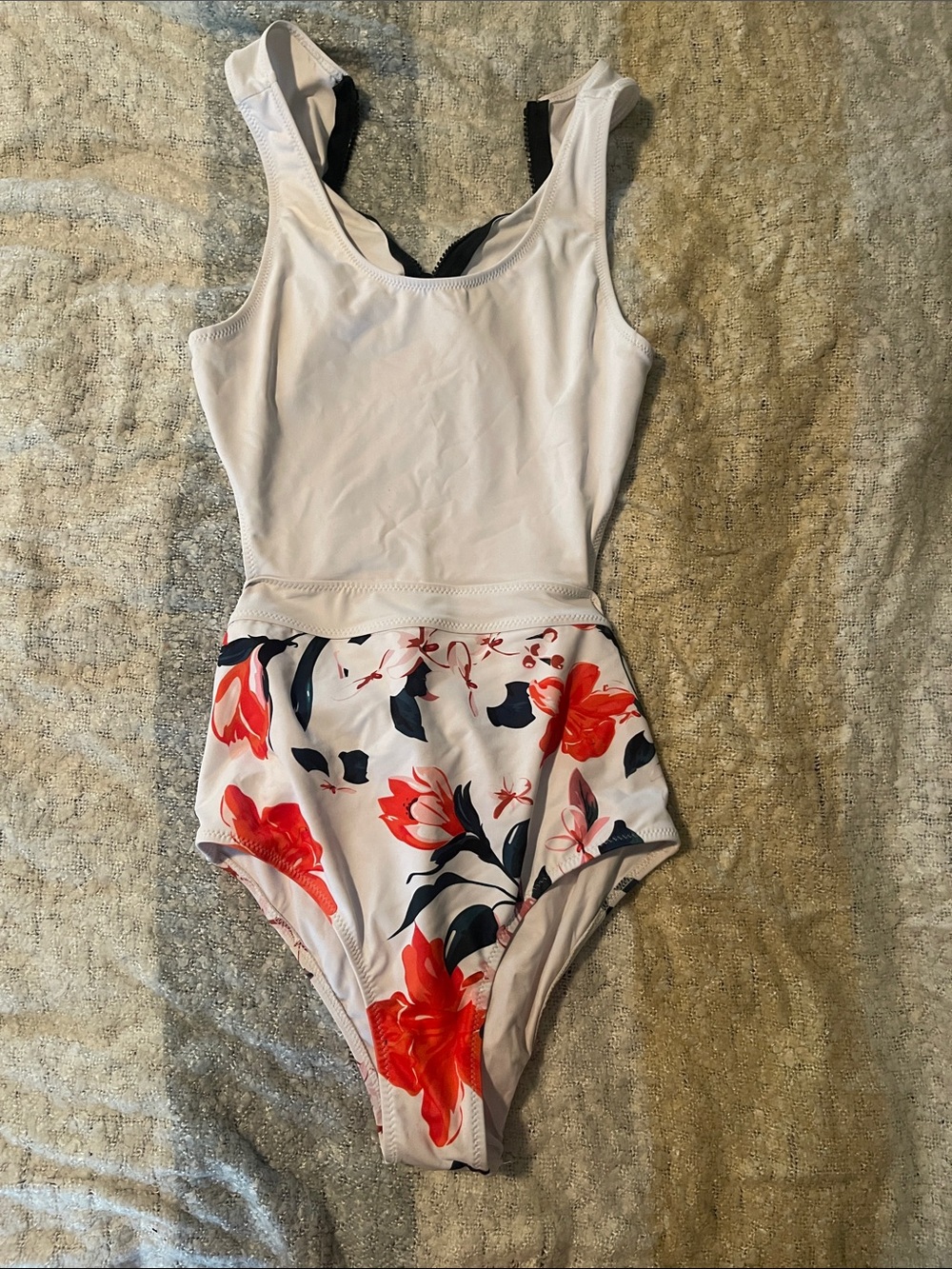 Cupshe White One-Piece Swimsuit with Red Floral Print
